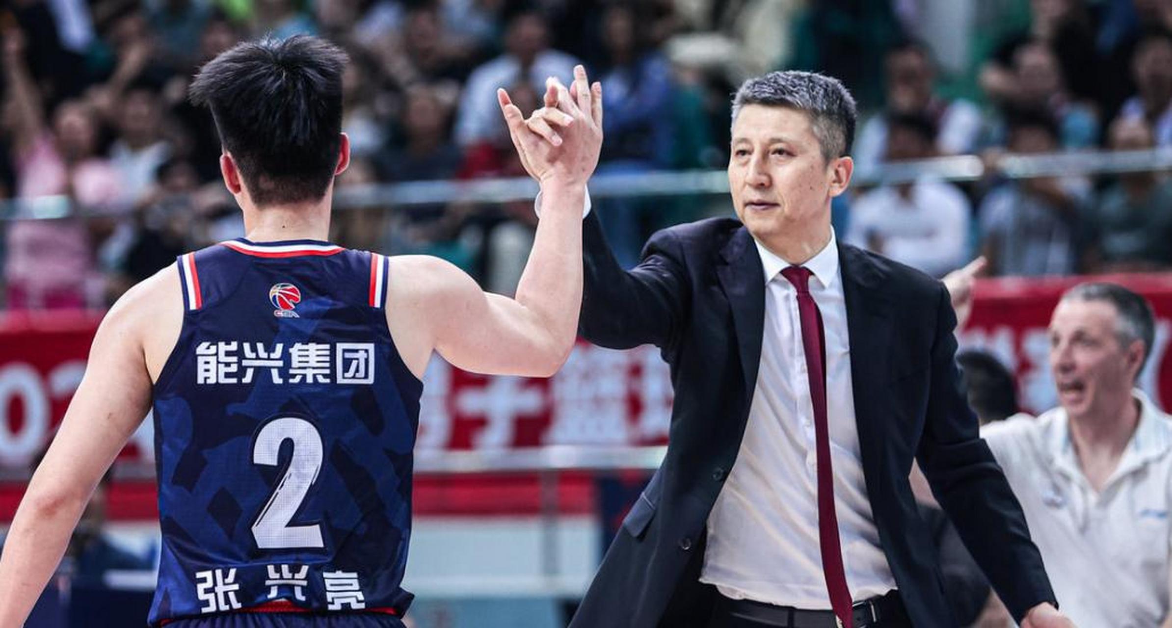 败北引发热议！，TheShy在SKT比赛中晋级下一阶段引发球迷热议