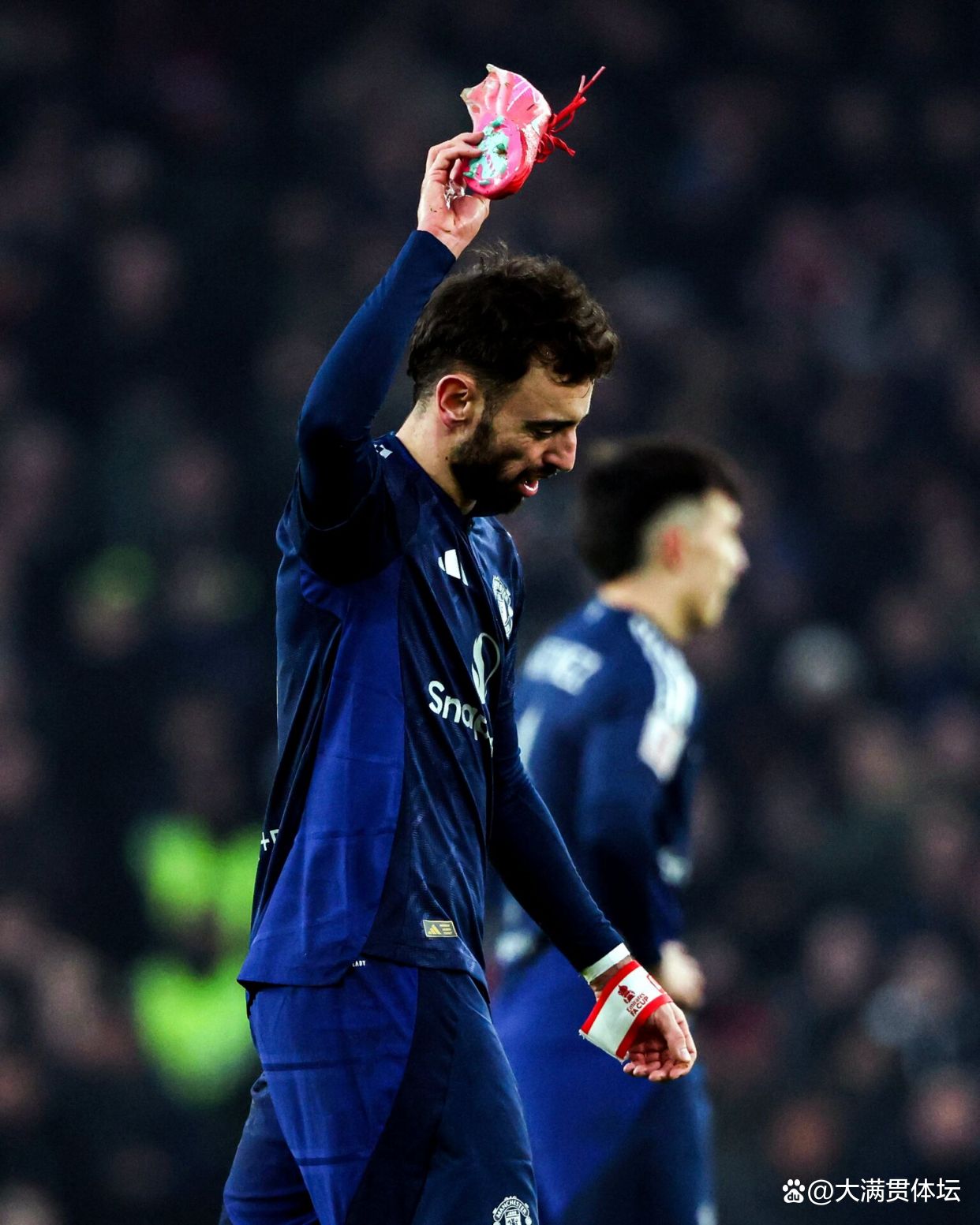 爱游戏注册入口-集结日体能课后，曼联绝杀压哨备战足总杯，气氛紧张，赛程密集仍需轮换-爱游戏注册入口