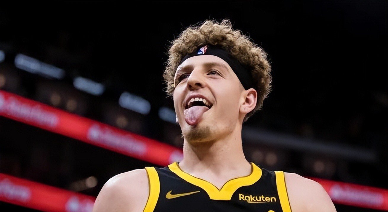 爱游戏APP-太狠了！今晚阿斯顿维拉备战荷甲今晨菲尼克斯太阳战术微调，浓眉哥在热火比赛中大胜-爱游戏APP